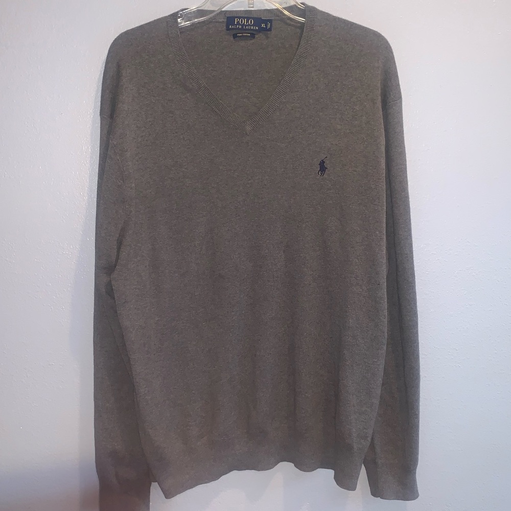 gray v neck long sleeve